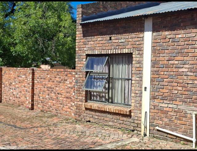 10 BEDROOM HOUSE FOR SALE IN CLAREMONT